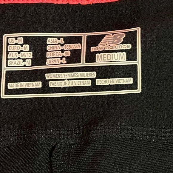 New Balance size M leggings with great geo- design and reflective strips EUC - Picture 5 of 14